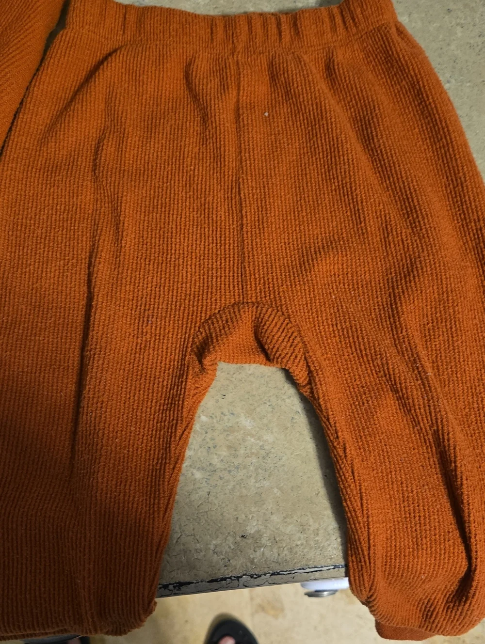Well-loved ✨️ Orange 18m Baby Cat & Jack Sweatshirt w Front Pocket & Pants SET